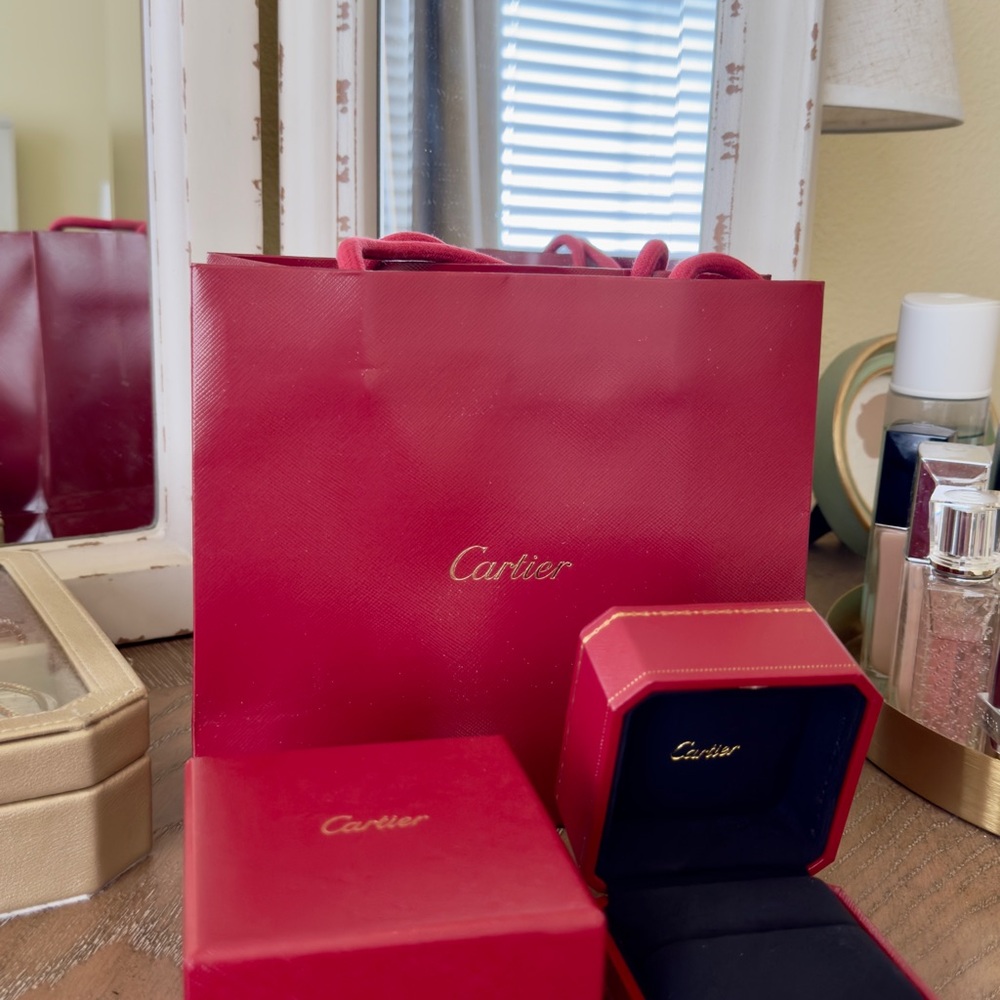 Cartier Luxurious Red Gift Set